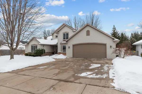 $524,900 | 1827 Orchard Blossom Drive, Appleton, WI 54915