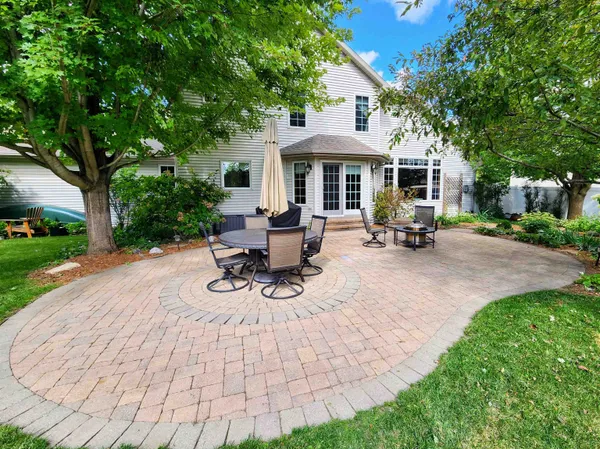 $524,900 | 1827 Orchard Blossom Drive, Appleton, WI 54915