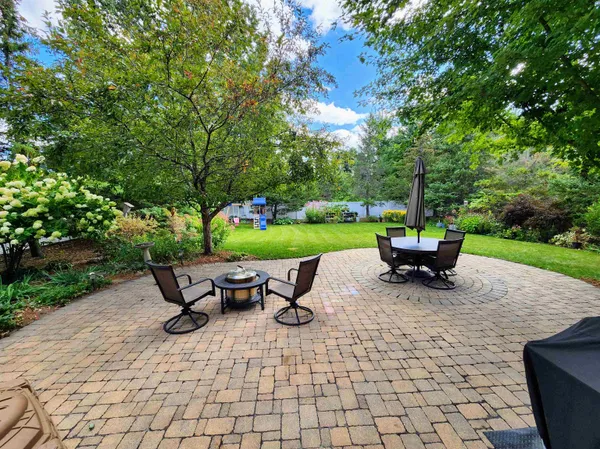 $524,900 | 1827 Orchard Blossom Drive, Appleton, WI 54915