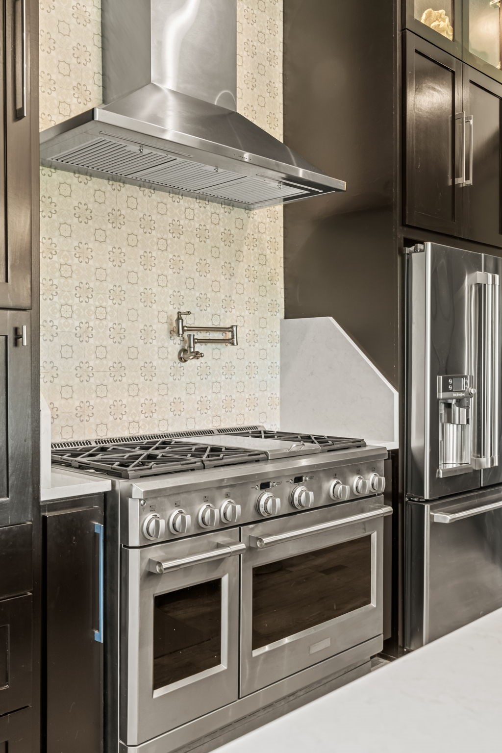 2856 Wolcek Road Crosby, TX 77532 - Photo 15 of 48 Tiled backsplash is a gorgeous feature!