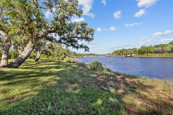 $3,500 | 7088 County Road 659, Brazoria, TX 77422