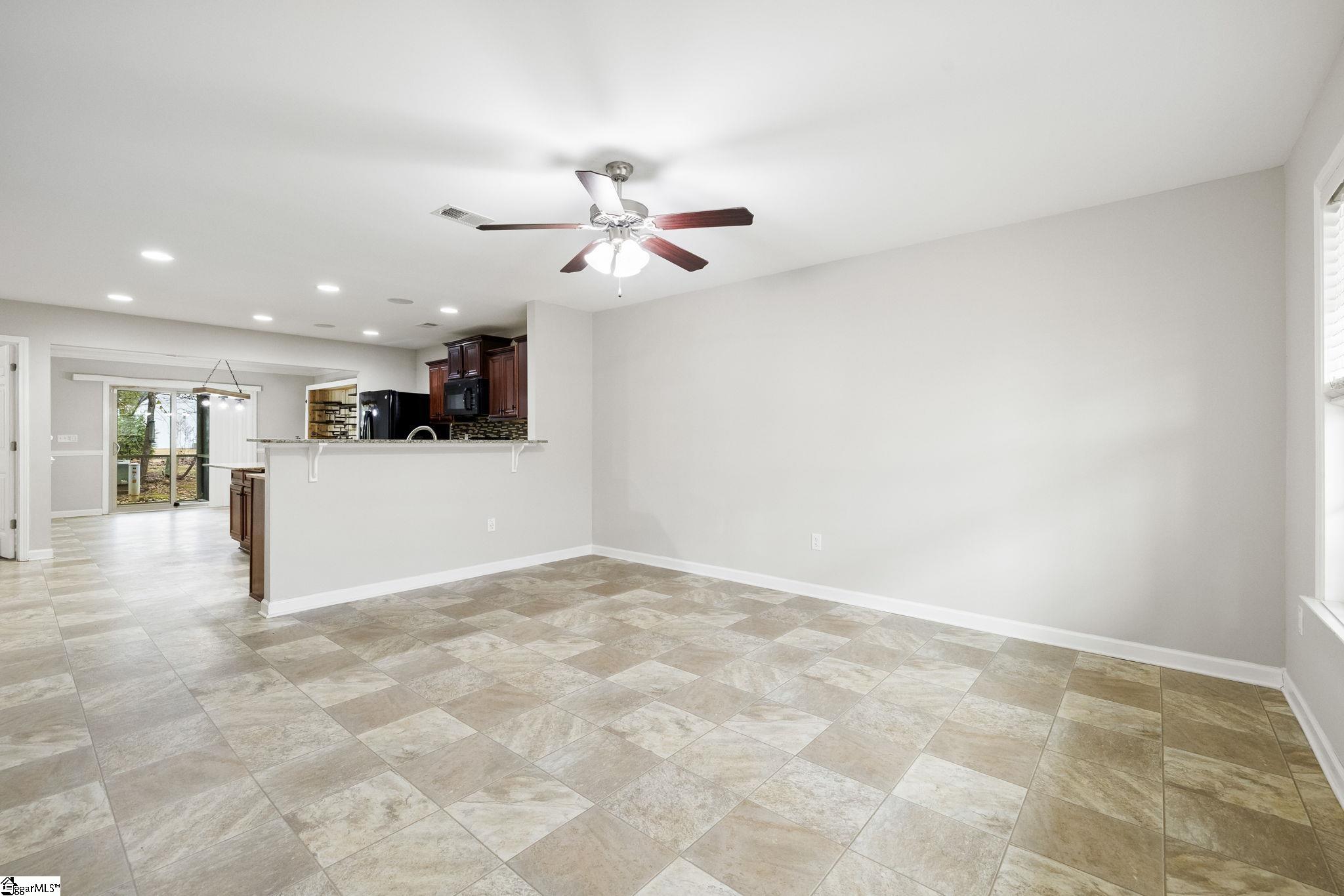 68 Endeavor Circle Mauldin, SC 29662 - Photo 3 of 31