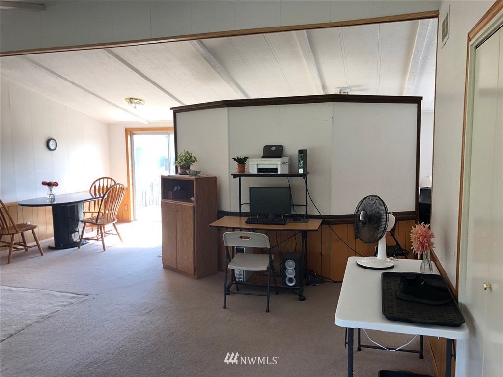 739 Lange Road Bellingham, WA 98226 - Photo 17 of 23 a workspace with furniture and window