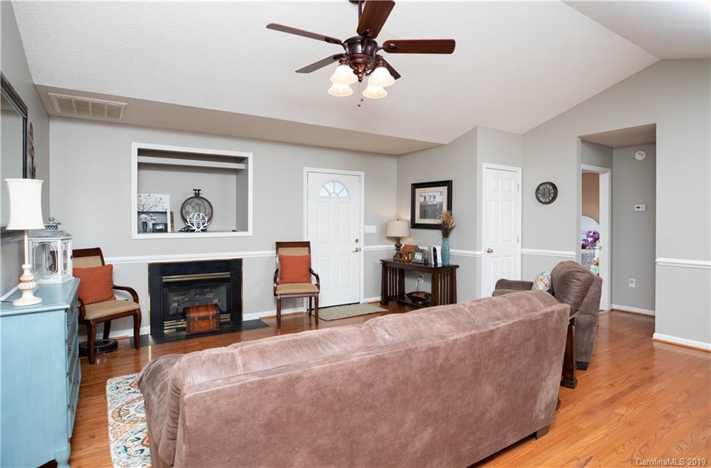 300 Farris Road Clover, SC 29710 - Photo 12 of 24 Gallery Image 12