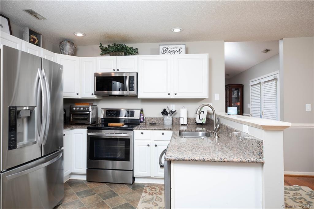 300 Farris Road Clover, SC 29710 - Photo 7 of 24 Gallery Image 7