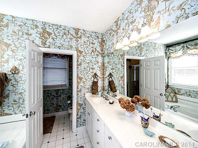 2248 Club Road Charlotte, NC 28205 - Photo 9 of 16 Gallery Image 9
