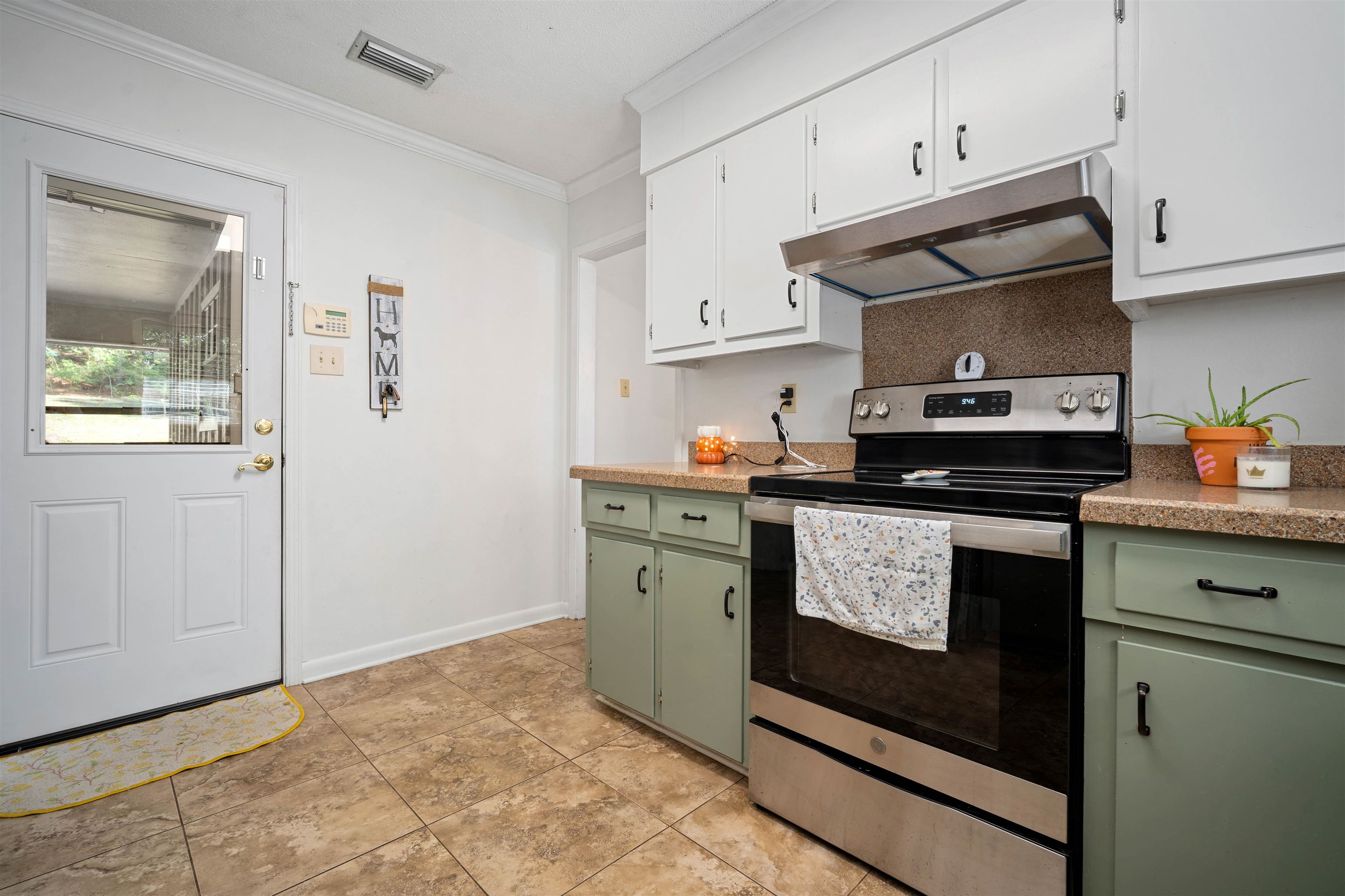 74 Caisson Trace Daphne, AL 36527 - Photo 9 of 26 Kitchen