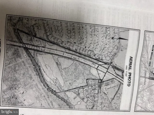 a black and white photo of a room