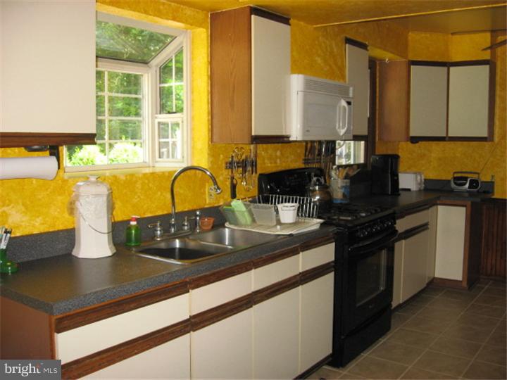 232 Fenwick Road Mannington, NJ 08098 - Photo 5 of 20 Kitchen