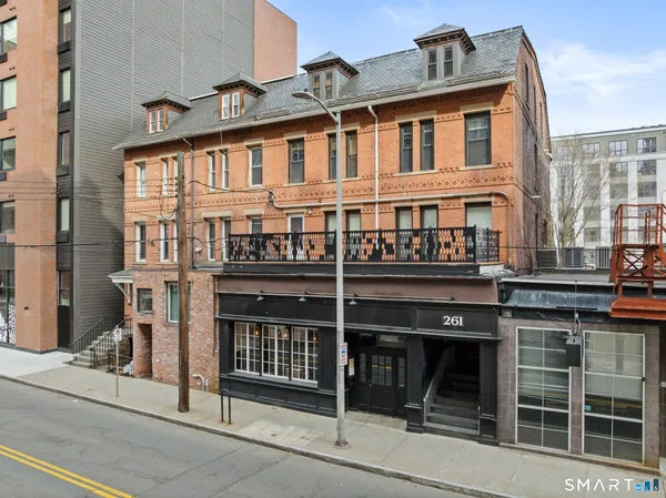 $2,600 | 261 Orange Street, New Haven, CT 06510