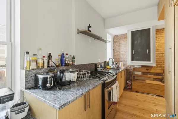 $2,600 | 261 Orange Street, New Haven, CT 06510