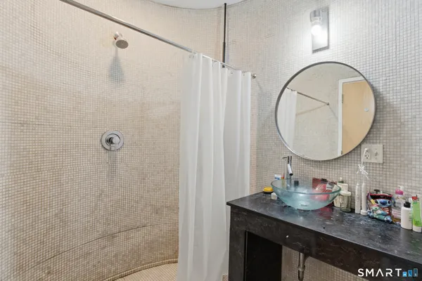 $2,600 | 261 Orange Street, New Haven, CT 06510