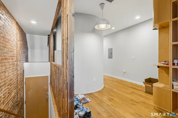 $2,600 | 261 Orange Street, New Haven, CT 06510