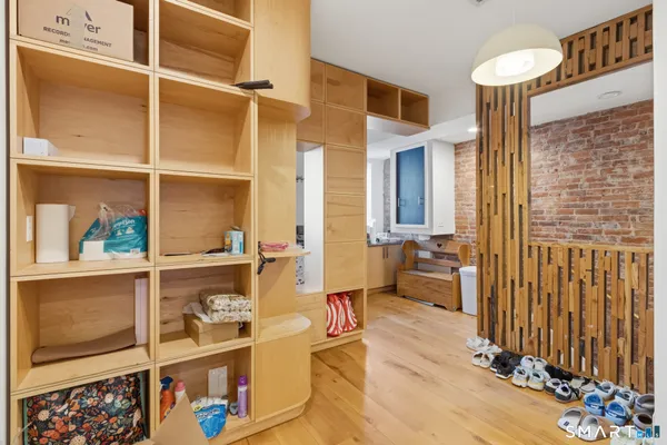 $2,600 | 261 Orange Street, New Haven, CT 06510