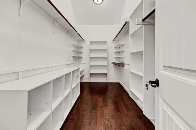 $950,000 | 103 Tonkawa Trail West, Lakeway, TX 78738