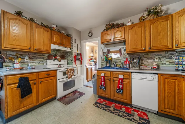 $374,000 | 63 Elm Street, Claremont, NH 03743