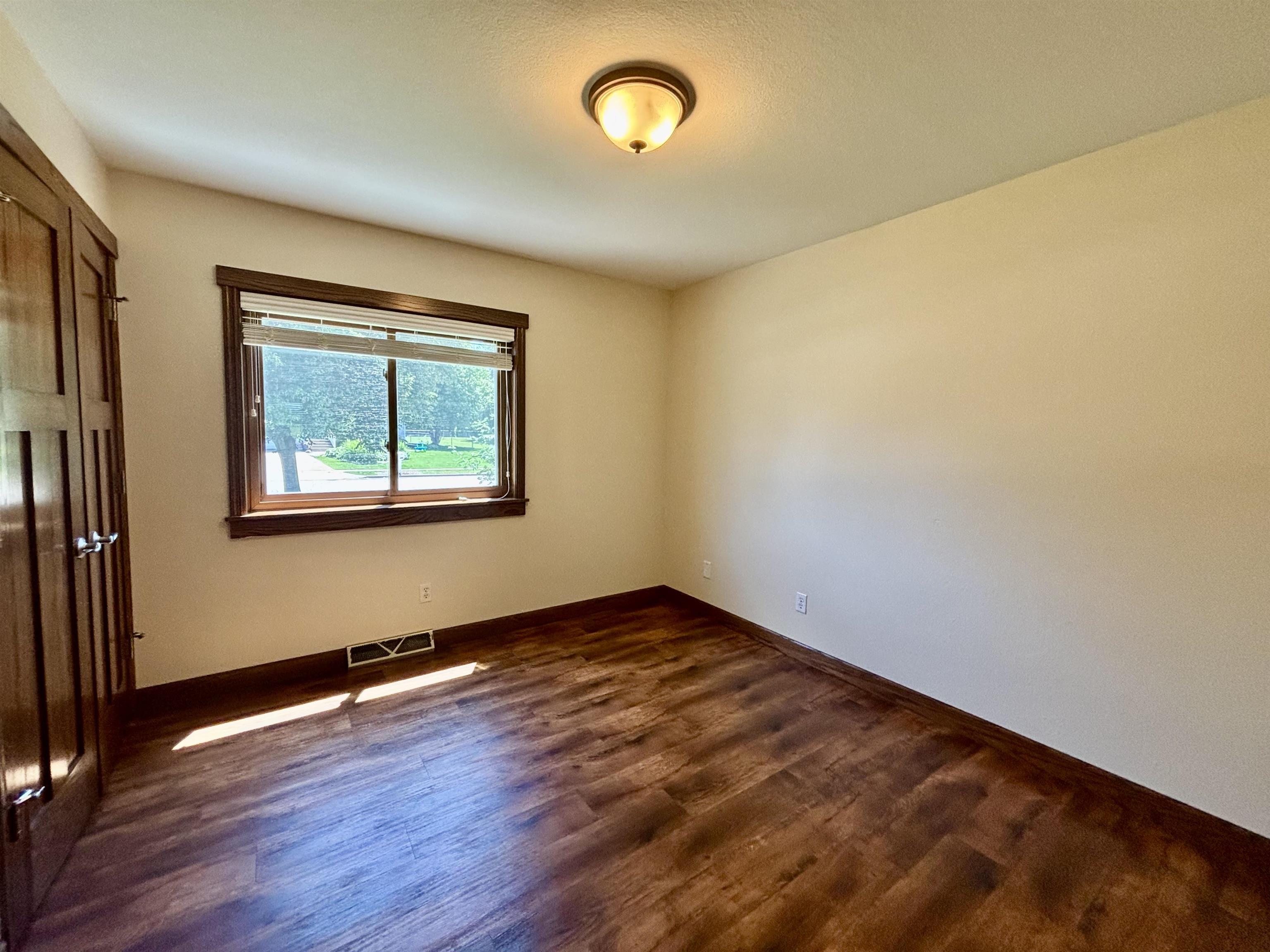 910 Riverview Court Marshall, WI 53559 - Photo 22 of 33