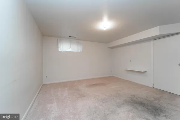 an empty room with a empty space