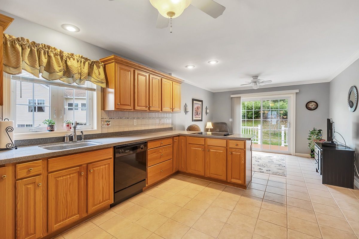 76 Pleasant Street Windham, NH 03087 - Photo 4 of 40 Gallery Image 4