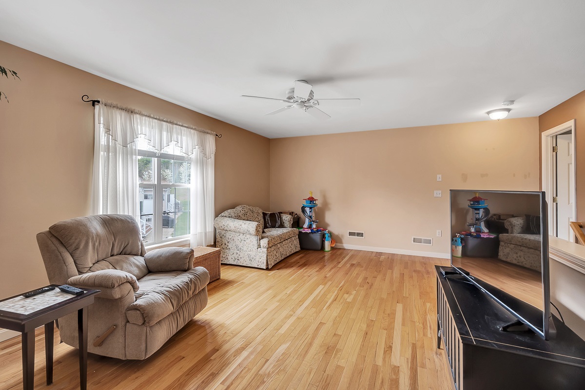 76 Pleasant Street Windham, NH 03087 - Photo 8 of 40 Gallery Image 8