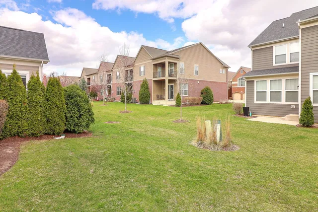 $3,800 | 169 Waverly Court, Unit 169, Bloomingdale, IL 60108