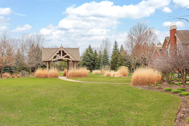 $3,800 | 169 Waverly Court, Unit 169, Bloomingdale, IL 60108