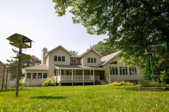 $874,900 | 27181 Ridgewood Drive, Merrifield, MN 56465