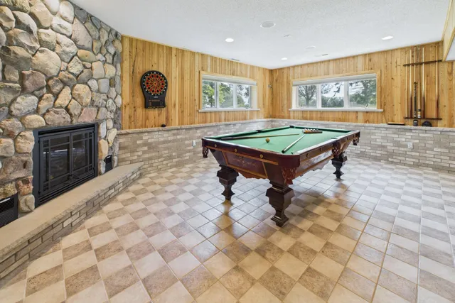 $874,900 | 27181 Ridgewood Drive, Merrifield, MN 56465