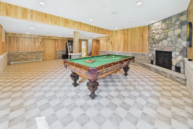 $874,900 | 27181 Ridgewood Drive, Merrifield, MN 56465