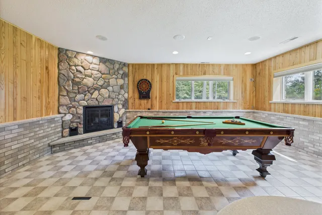 $874,900 | 27181 Ridgewood Drive, Merrifield, MN 56465