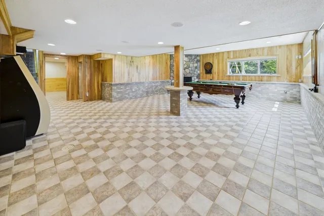 $874,900 | 27181 Ridgewood Drive, Merrifield, MN 56465