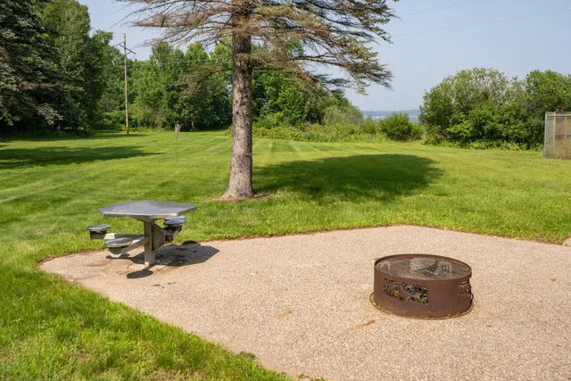 $874,900 | 27181 Ridgewood Drive, Merrifield, MN 56465