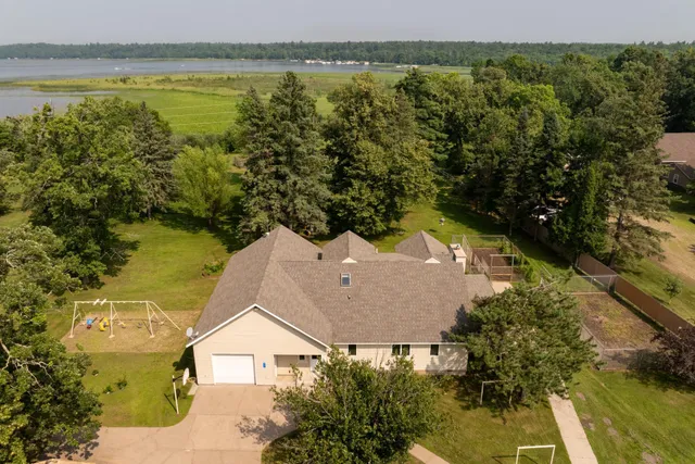 $874,900 | 27181 Ridgewood Drive, Merrifield, MN 56465