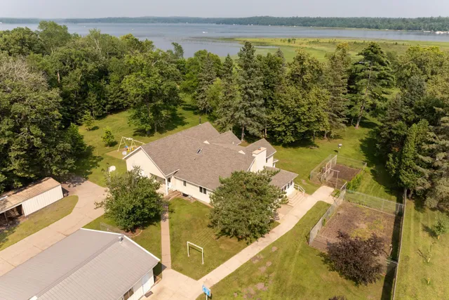 $874,900 | 27181 Ridgewood Drive, Merrifield, MN 56465