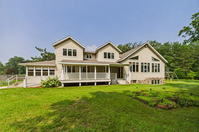 $874,900 | 27181 Ridgewood Drive, Merrifield, MN 56465