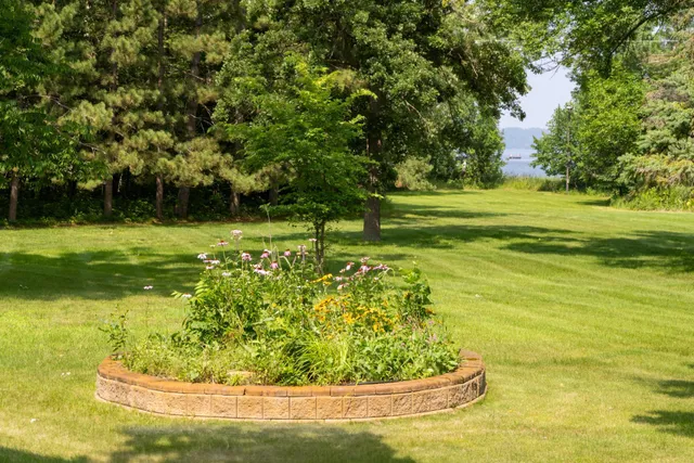 $874,900 | 27181 Ridgewood Drive, Merrifield, MN 56465