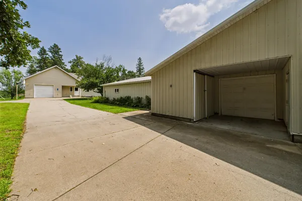 $874,900 | 27181 Ridgewood Drive, Merrifield, MN 56465