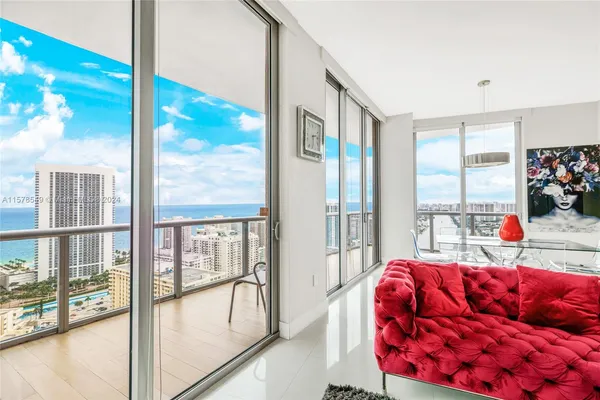 $7,000 | 2600 East Hallandale Beach Boulevard, Unit T3301, Hallandale Beach, FL 33009