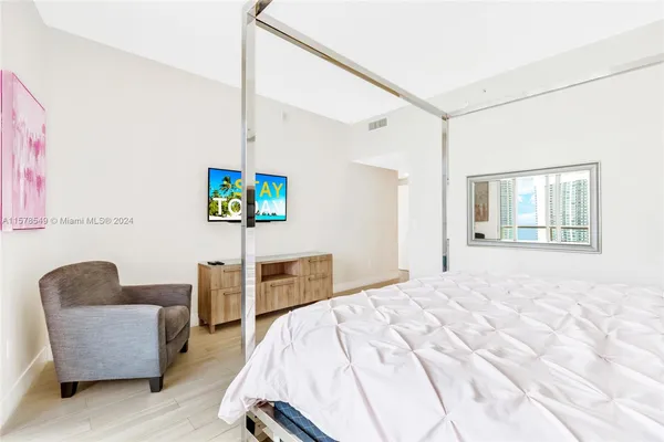 $7,000 | 2600 East Hallandale Beach Boulevard, Unit T3301, Hallandale Beach, FL 33009