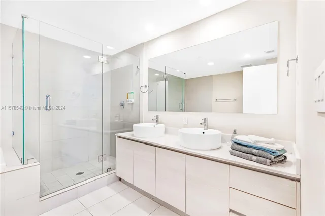 $7,000 | 2600 East Hallandale Beach Boulevard, Unit T3301, Hallandale Beach, FL 33009