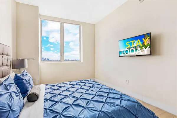 $7,000 | 2600 East Hallandale Beach Boulevard, Unit T3301, Hallandale Beach, FL 33009
