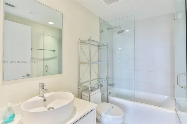 $7,000 | 2600 East Hallandale Beach Boulevard, Unit T3301, Hallandale Beach, FL 33009