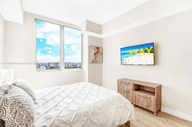 $7,000 | 2600 East Hallandale Beach Boulevard, Unit T3301, Hallandale Beach, FL 33009