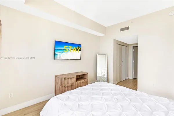 $7,000 | 2600 East Hallandale Beach Boulevard, Unit T3301, Hallandale Beach, FL 33009