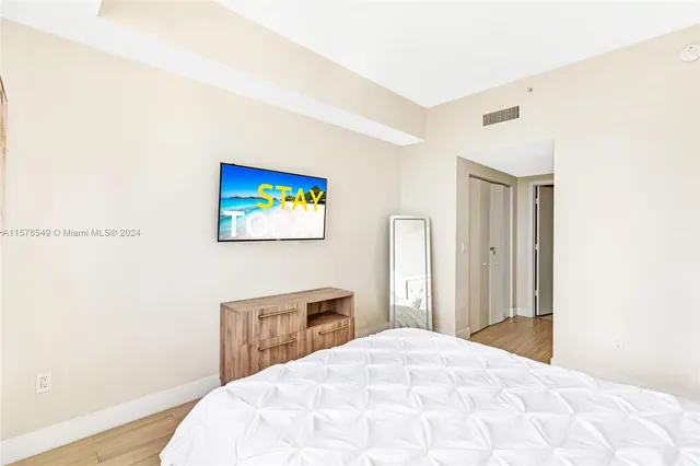 $7,000 | 2600 East Hallandale Beach Boulevard, Unit T3301, Hallandale Beach, FL 33009