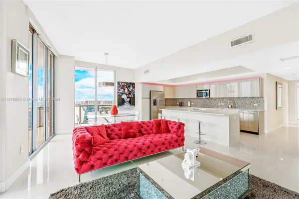 $7,000 | 2600 East Hallandale Beach Boulevard, Unit T3301, Hallandale Beach, FL 33009