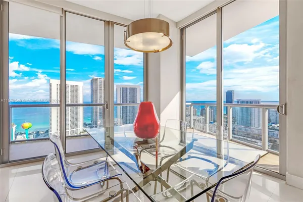 $7,000 | 2600 East Hallandale Beach Boulevard, Unit T3301, Hallandale Beach, FL 33009