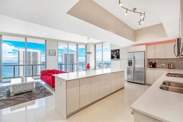 $7,000 | 2600 East Hallandale Beach Boulevard, Unit T3301, Hallandale Beach, FL 33009