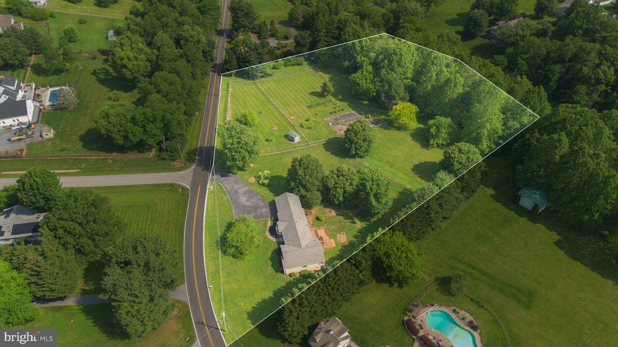 8613 Hollow Road Middletown, MD 21769 - Photo 4 of 87