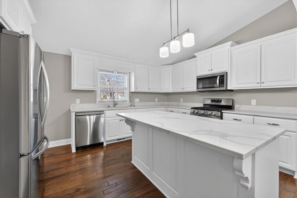 201 South Jackson Street Spring Hill, KS 66083 - Photo 11 of 53